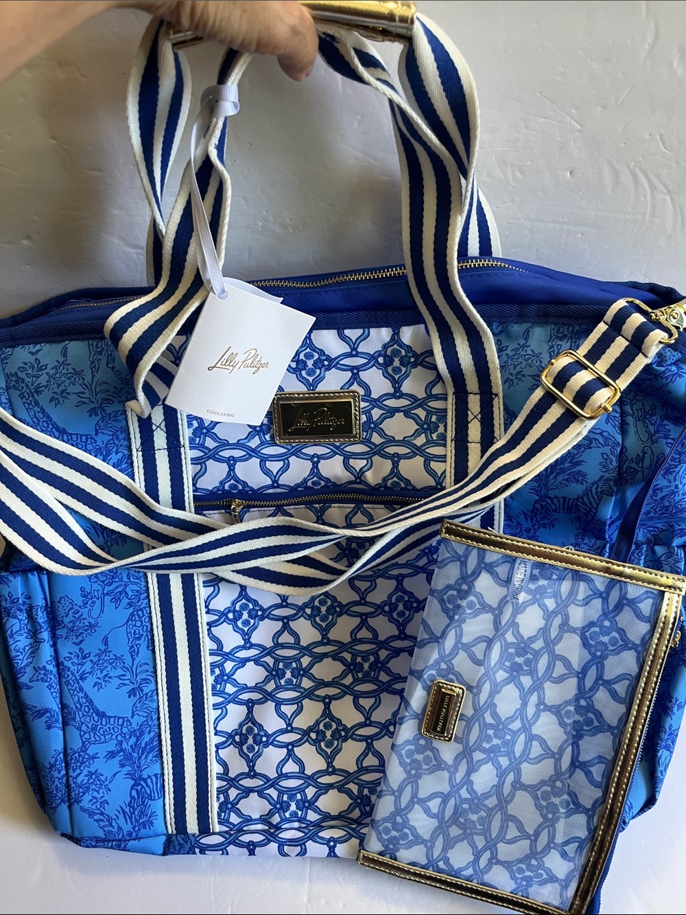 NWT Lilly Pulitzer Blue Patterned Cooler Bag & Bonus wristlet
